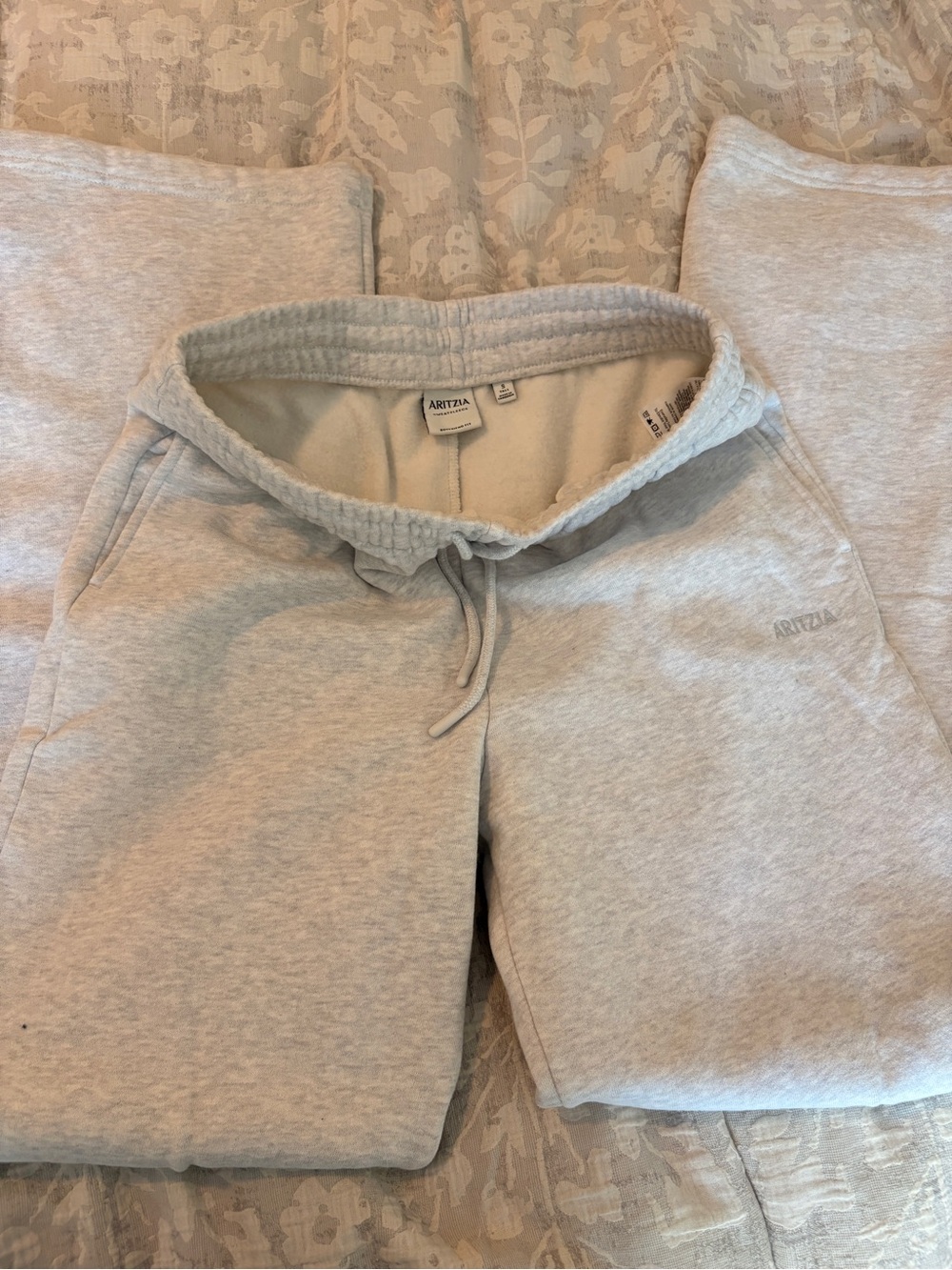 Aritzia Cozy Sweatfleece Boyfriend Wide Leg in small-tall - Picture 6 of 7